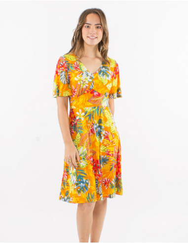 Knitted 96% polyester 4% elasthane v-neck dress with short sleeves and jungle print