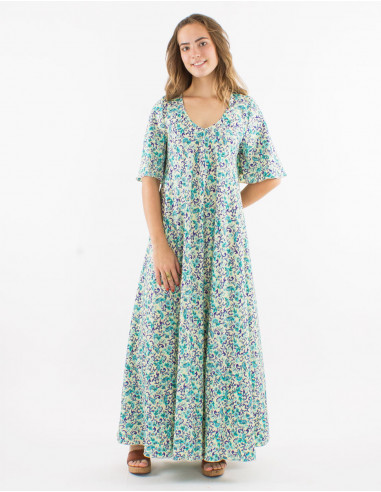 Long polyester v-neck dress with short sleeves and "dore" print