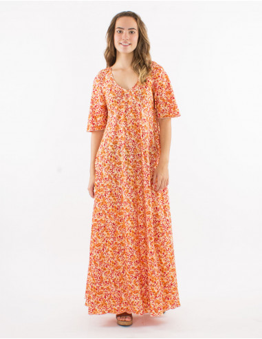 Long polyester v-neck dress with short sleeves and "dore" print