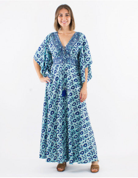 Long polyester dress with short sleeves and "batik" print