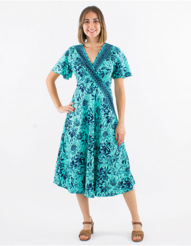 Long polyester wrap-around dress with short sleeves and "palma" print