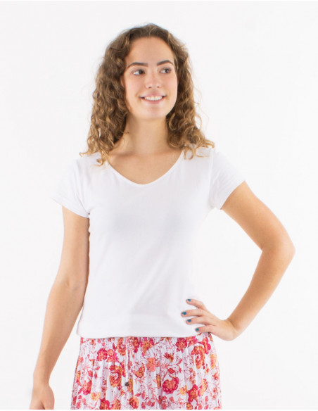 95% cotton 5% elastane plain tee shirt with short sleeves