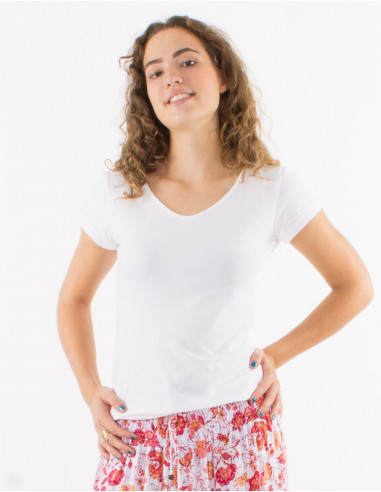 95% cotton 5% elastane plain tee shirt with short sleeves