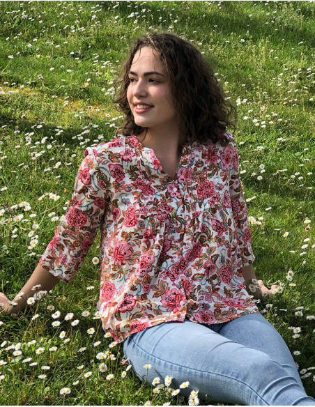 Viscose buttoned blouse with 3/4 roll-up sleeves and "agra" print