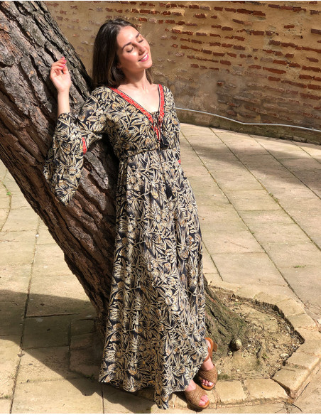 Long polyester v-neck dress with Long sleeves and "barka dore" print