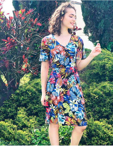 Robe maille 96% polyester 4% élasthanne col V manches courtes imprimé Jungle