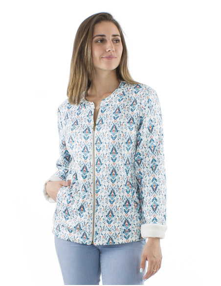 Knitted 95% Polyester 5% Elastane jacket with fur and Ikat print