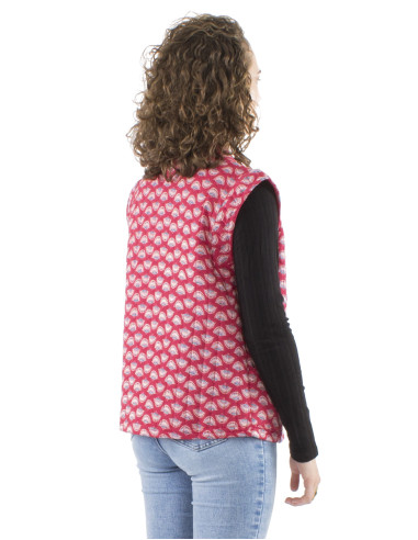 Polyester sleeveless quilted jacket with button and Oriental print