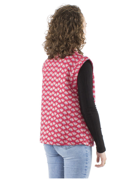 Polyester sleeveless quilted jacket with button and Oriental print