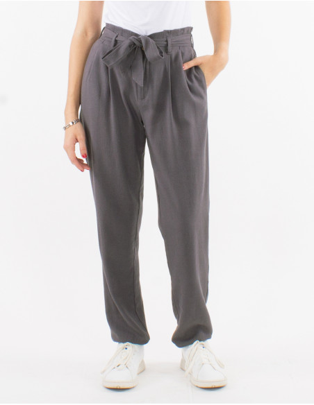 70% viscose 30% linen pants with pleats at the waist