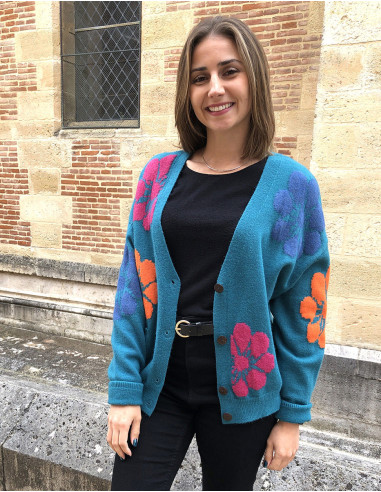 Knitted 64% Acrylic 26% Polyester jacket with Fleur printed