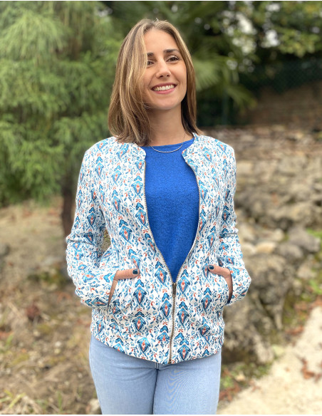 Knitted 95% Polyester 5% Elastane jacket with fur and Ikat print