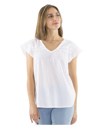 Cotton white blouse with lace and small sleeves