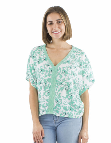 Viscose v-neck blouse with trim and Bali24 print