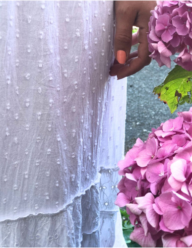 Cotton white elastic belt dress with embroideries and lining