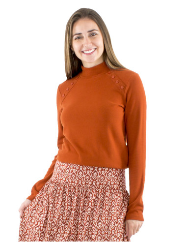 Knitted 65% viscose 30% polyester 5% elastane pullover with 8 buttons
