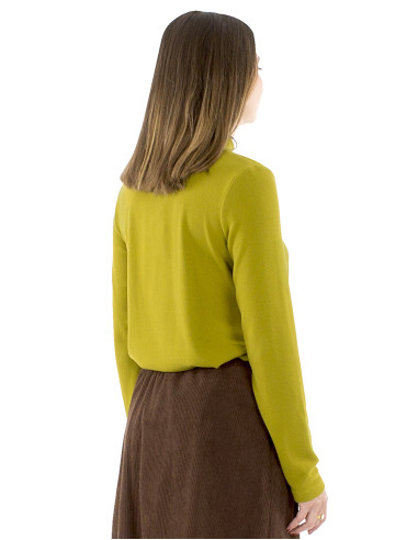 Knitted 65% viscose 30% polyester 5% elastane pullover with 8 buttons